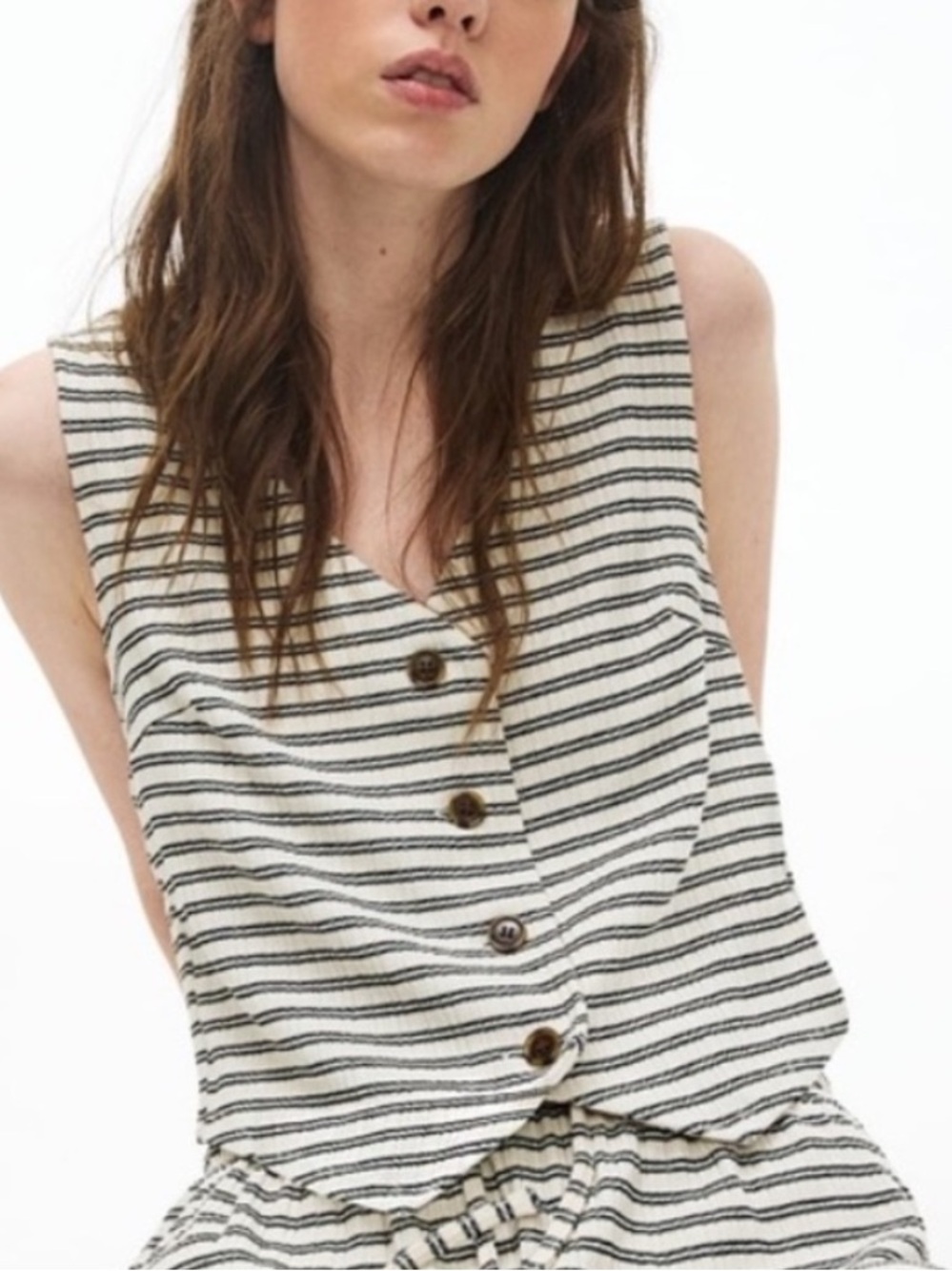 3/$25 ✨ H&M Divided Cream Black Striped Rib Knit Button Front Vest Medium